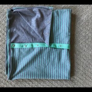 LuLuLemon vinyasa scarf in mint green/grey